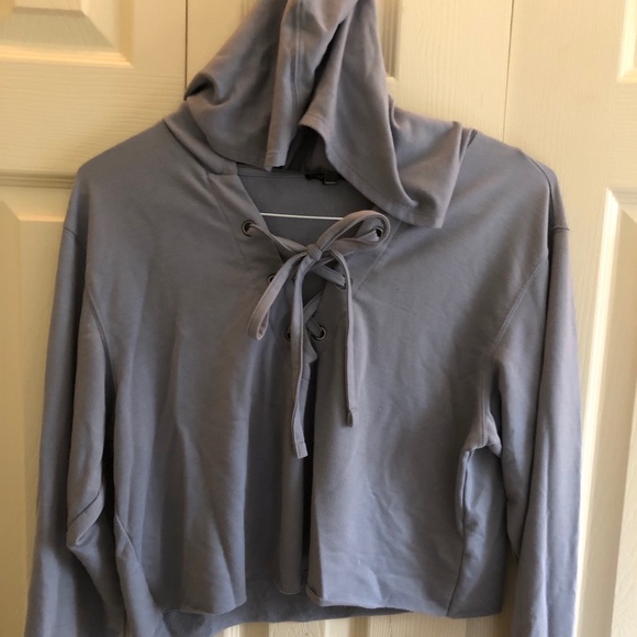 Express Lace-Up Crop Hoodie - Picture 6 of 8